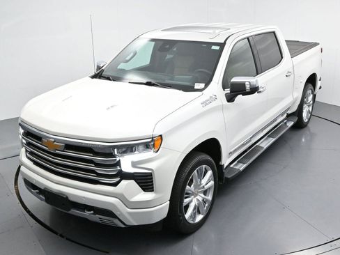 Used 2024 Chevrolet Silverado 1500 High Country w/ High Country Premium Package AWD/4WD image 41