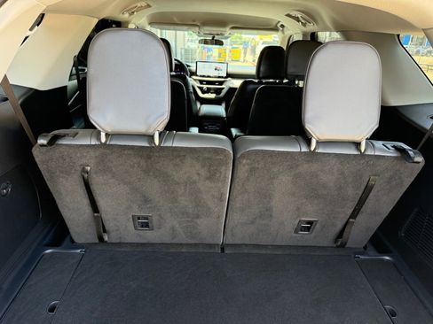 Certified 2025 Ford Explorer Active w/ Active Comfort Package RWD image 19