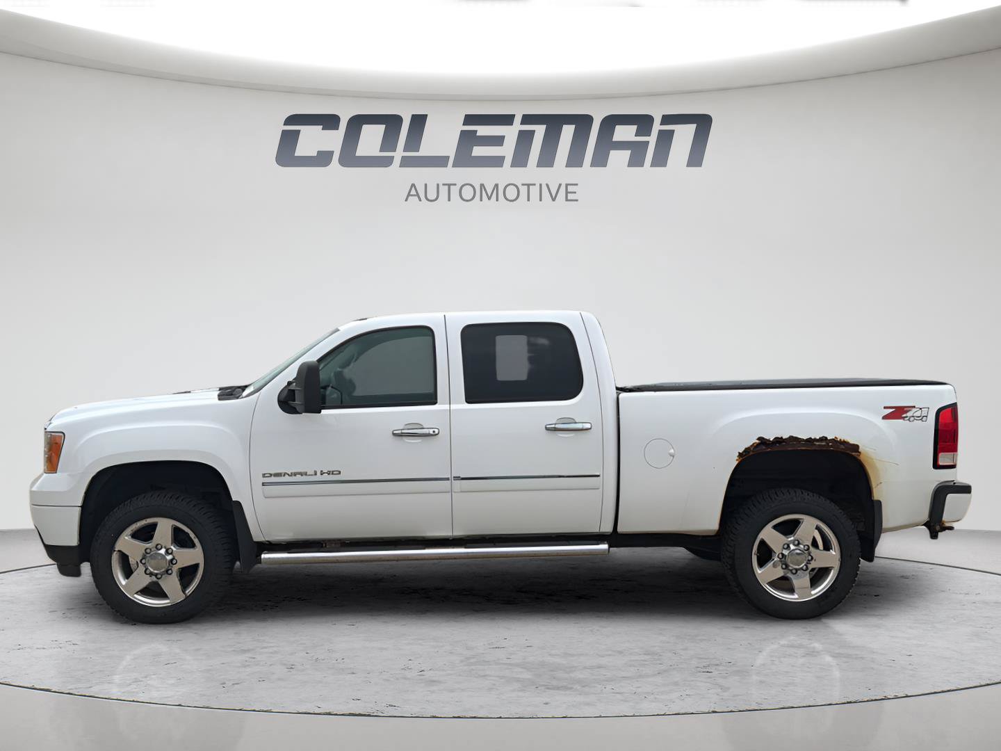 Used 2014 GMC Sierra 2500 Denali w/ Suspension Package, Off-Road AWD/4WD image 6