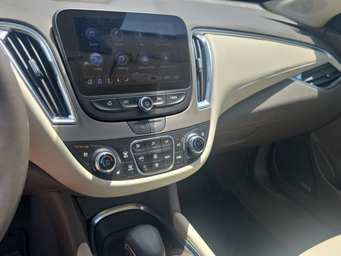 Used 2023 Chevrolet Malibu LT FWD image 21