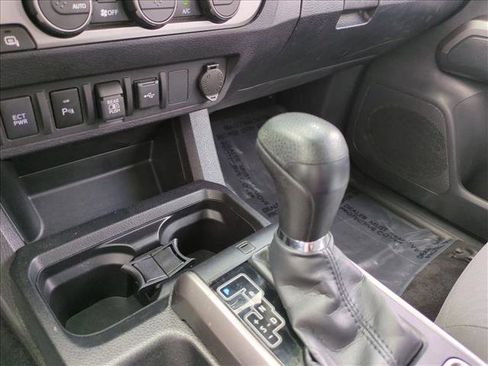 Used 2022 Toyota Tacoma SR5 RWD image 12