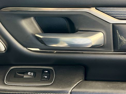 Used 2019 RAM 1500 Limited image 32