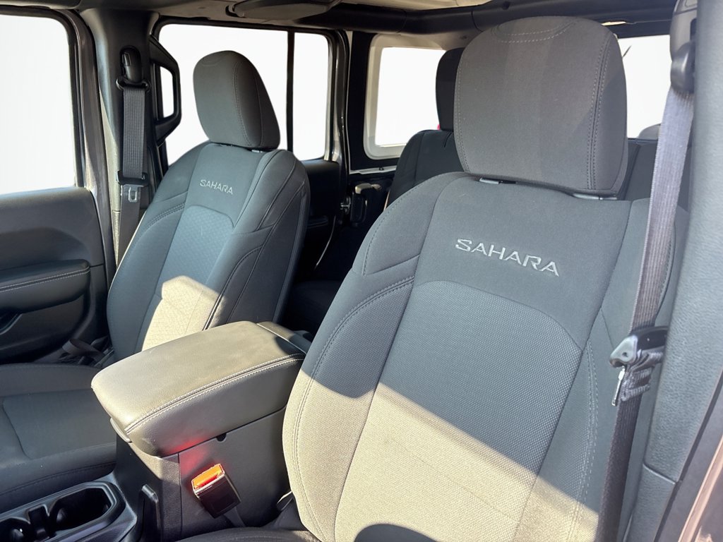 Used 2023 Jeep Wrangler Unlimited Sahara AWD/4WD image 29