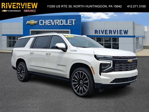 Used 2025 Chevrolet Suburban High Country AWD/4WD image 1