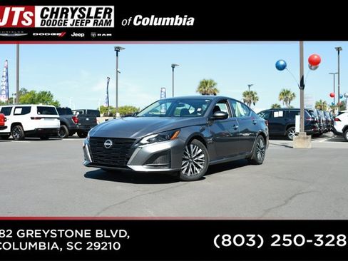 Used 2024 Nissan Altima 2.5 SV image 1