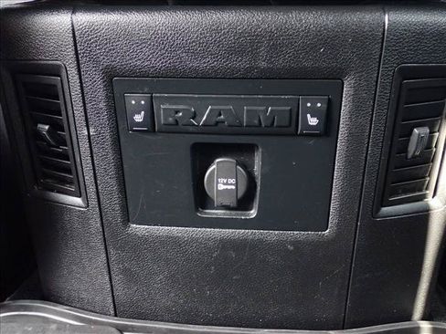Used 2016 RAM 1500 Laramie w/ Convenience Group AWD/4WD image 9