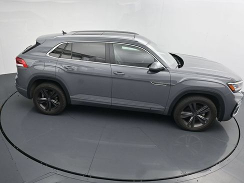 Used 2022 Volkswagen Atlas Cross Sport SEL R-Line AWD/4WD image 29