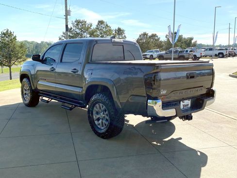 Used 2019 Toyota Tacoma SR5 image 4