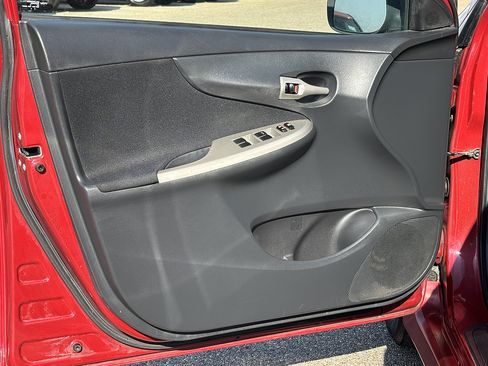 Used 2012 Toyota Corolla S FWD image 22