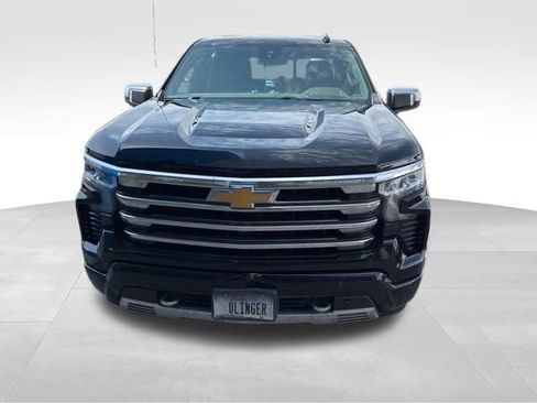Used 2023 Chevrolet Silverado 1500 High Country w/ Z71 Off-Road Package AWD/4WD image 2
