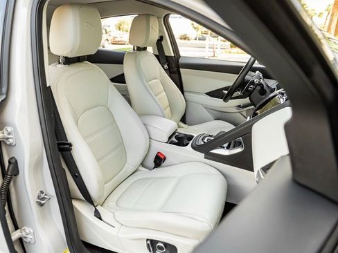 Used 2022 Jaguar E-PACE SE image 26