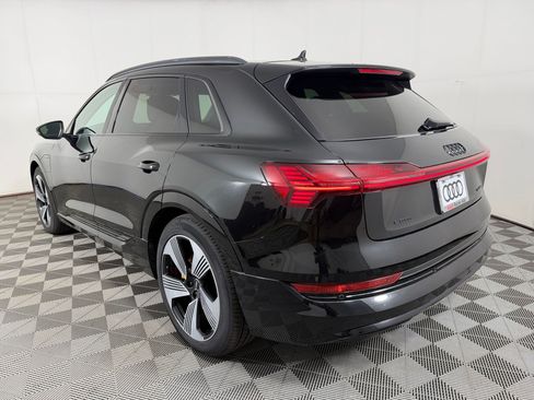 Used 2022 Audi e-tron Premium Plus w/ Premium Plus Package AWD/4WD image 3