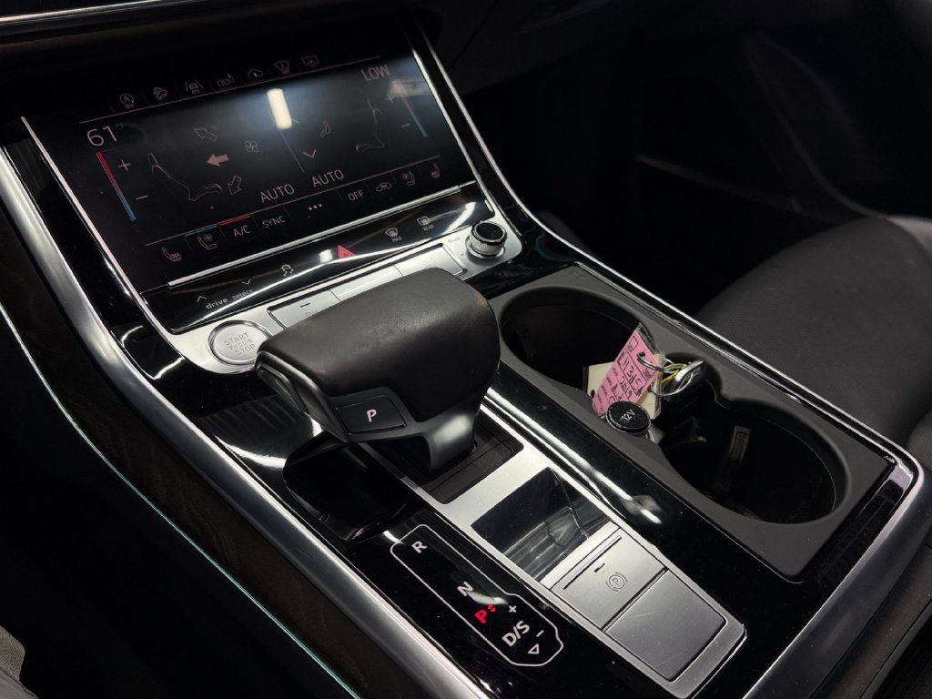 Used 2019 Audi Q8 Prestige w/ Towing Package AWD/4WD image 21