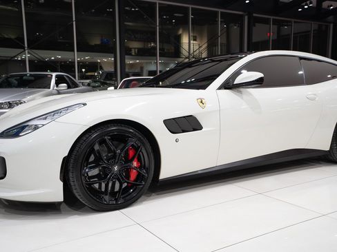 Used 2018 Ferrari GTC4Lusso T image 43