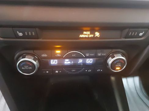 Used 2017 MAZDA MAZDA3 Touring w/ Popular Equipment Package FWD image 23