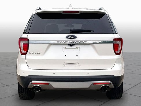 Used 2016 Ford Explorer Limited w/ Equipment Group 301A FWD image 5