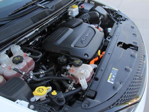 Used 2020 Chrysler Pacifica Touring-L w/ S Appearance Package FWD image 37