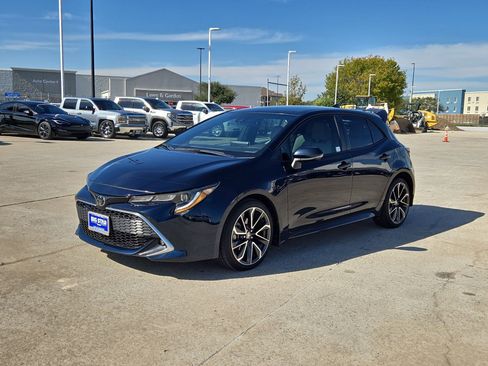 Used 2021 Toyota Corolla XSE w/ Carpet Mat Package (TMS) image 8