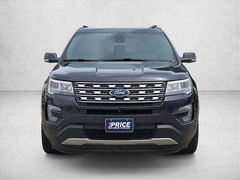 Used 2017 Ford Explorer Limited w/ Equipment Group 301A FWD image 2