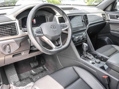 Used 2023 Volkswagen Atlas Cross Sport SE w/ Panoramic Sunroof Package AWD/4WD image 4