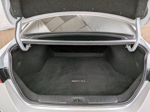 Used 2025 Nissan Sentra SR w/ SR Premium Package FWD image 21