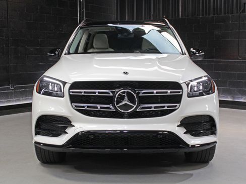 Used 2022 Mercedes-Benz GLS 450 4MATIC image 7
