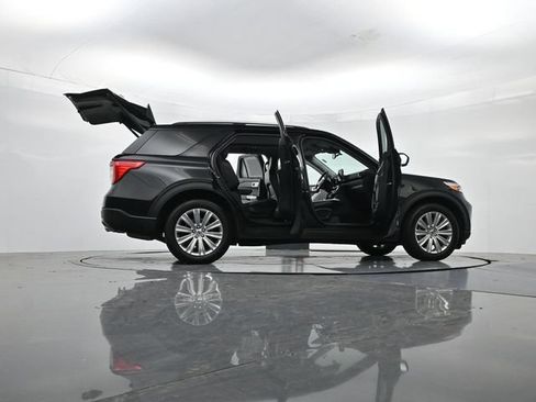 Certified 2023 Ford Explorer Limited w/ Limited Technology Package AWD/4WD image 55
