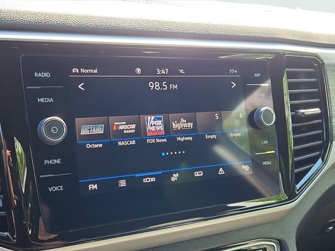 Used 2023 Volkswagen Atlas Cross Sport SE AWD/4WD image 27