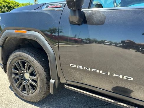 Used 2023 GMC Sierra 3500 Denali w/ Denali Black Diamond Edition AWD/4WD image 9
