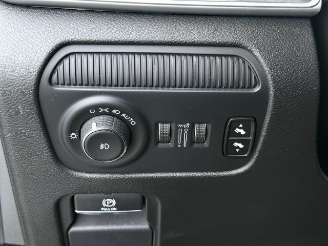 Used 2024 Jeep Wagoneer L Series II w/ Flexible Seating Group RWD image 23