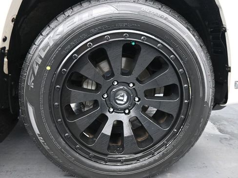 Used 2017 Toyota 4Runner Limited image 11