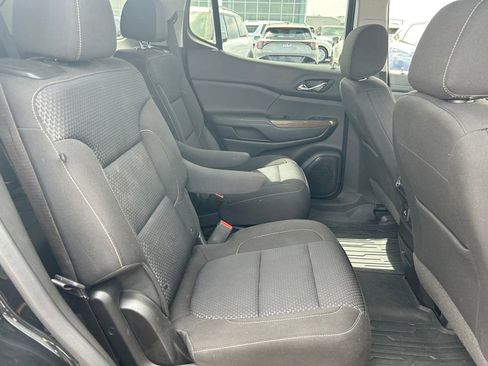 Used 2022 GMC Acadia SLE w/ Driver Convenience Package FWD image 25