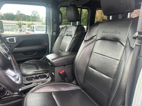 Used 2023 Jeep Wrangler Unlimited Sahara w/ Cold Weather Group AWD/4WD image 12