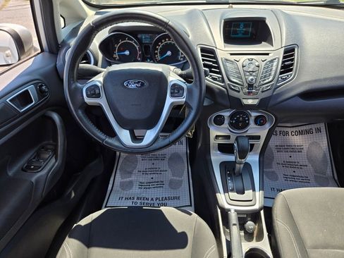 Used 2015 Ford Fiesta SE FWD image 9