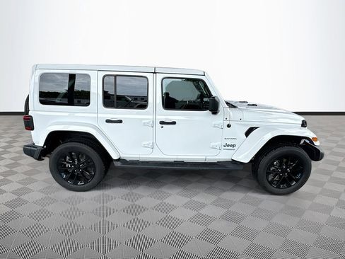 Used 2022 Jeep Wrangler Unlimited Sahara w/ Cold Weather Group AWD/4WD image 5