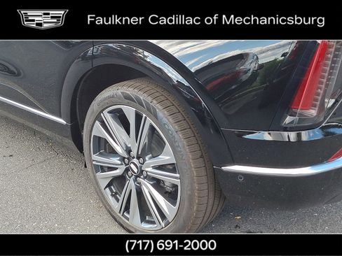 New 2025 Cadillac Optiq Luxury 2 image 12