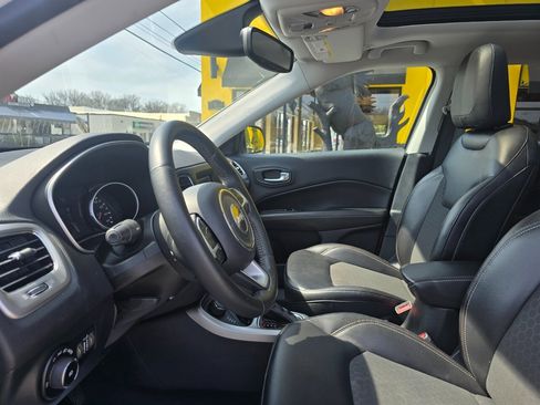 Used 2018 Jeep Compass Latitude w/ Popular Equipment Group image 17