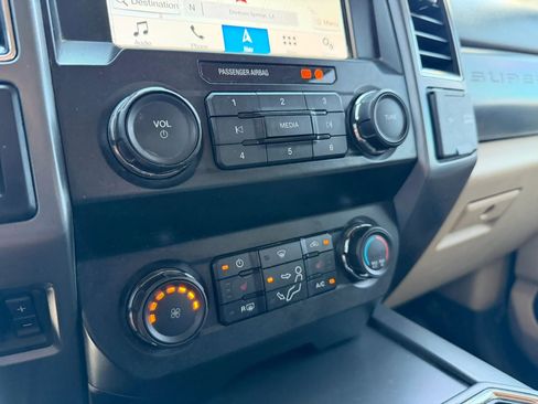 Used 2019 Ford F250 XLT w/ XLT Premium Package image 14