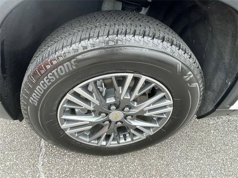 Certified 2024 Chevrolet Traverse LT image 11