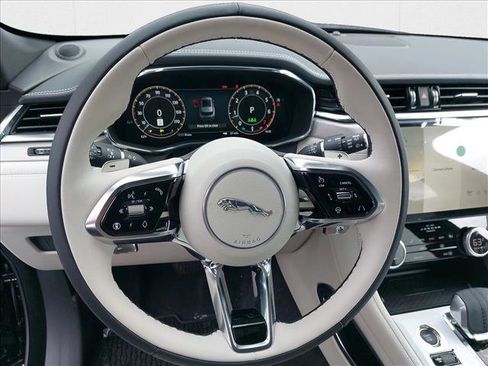 New 2026 Jaguar F-PACE R-Dynamic S image 15