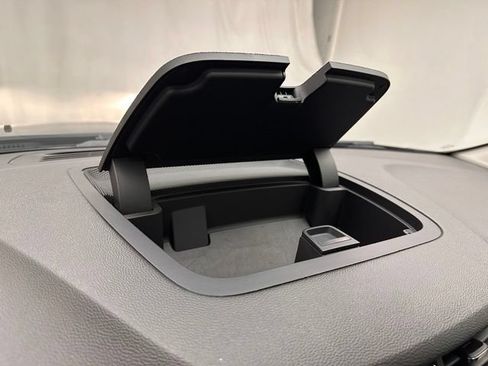 Used 2016 Chevrolet Traverse LTZ FWD image 16