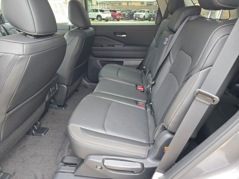 New 2026 Nissan Pathfinder SL FWD image 12