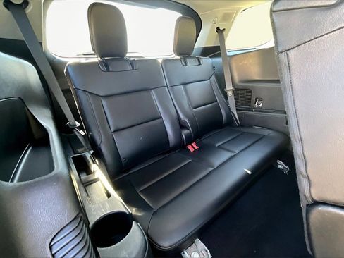 Used 2023 Ford Explorer Limited image 28