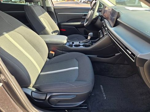 Used 2025 Hyundai Sonata SE FWD image 15