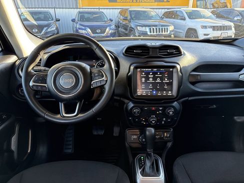 Used 2022 Jeep Renegade Latitude image 9