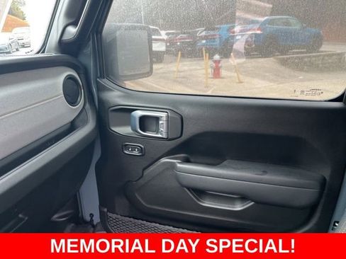 Used 2025 Jeep Wrangler Unlimited Sport AWD/4WD image 27