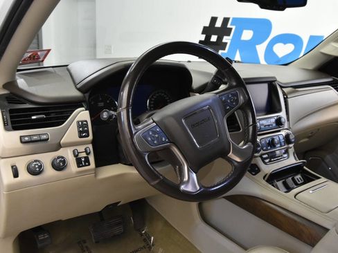 Used 2019 GMC Yukon XL Denali w/ Denali Ultimate Package image 12
