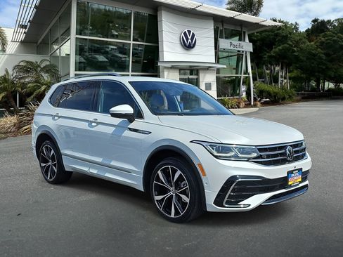 Used 2023 Volkswagen Tiguan SEL R-Line AWD/4WD image 3
