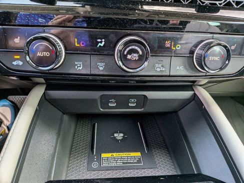 Used 2024 Honda Accord Touring image 19
