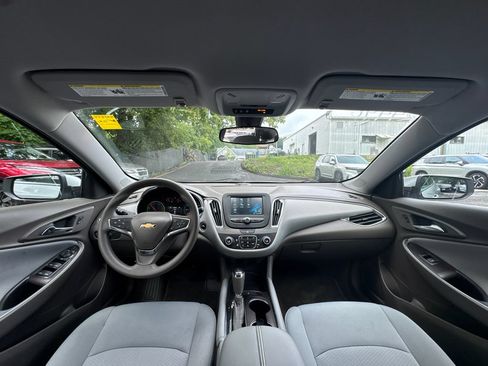 Used 2018 Chevrolet Malibu Hybrid FWD image 37